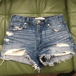 Abercrombie &Fitch distressed denim shorts!!